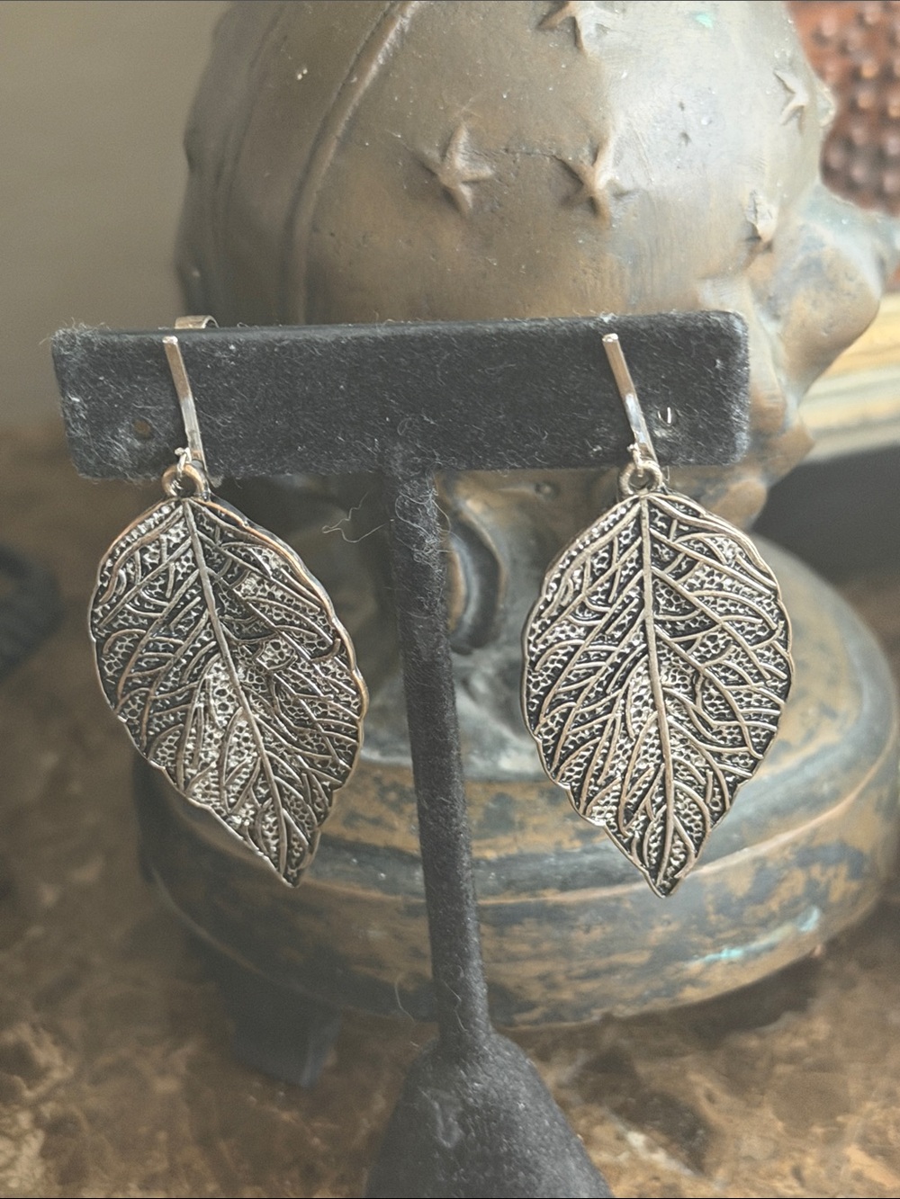 Leaf Filigree Drop Earrings - Silver Tone clips Incan change out to pierced